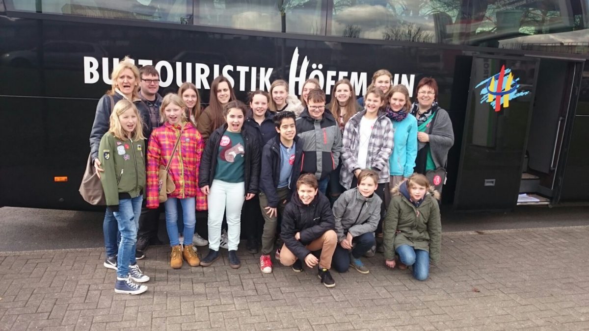 Besuch der Jugendlichen beim Musical Starlight Express Besuch der Jugendlichen beim Musical Starlight Express